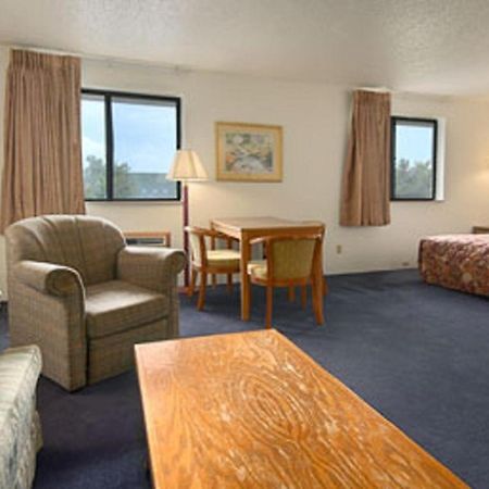 Super 8 Davenport Hotel Szoba fotó