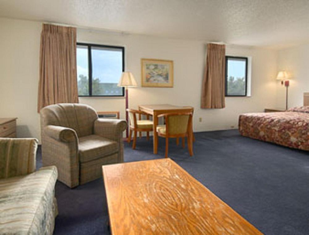 Super 8 Davenport Hotel Szoba fotó